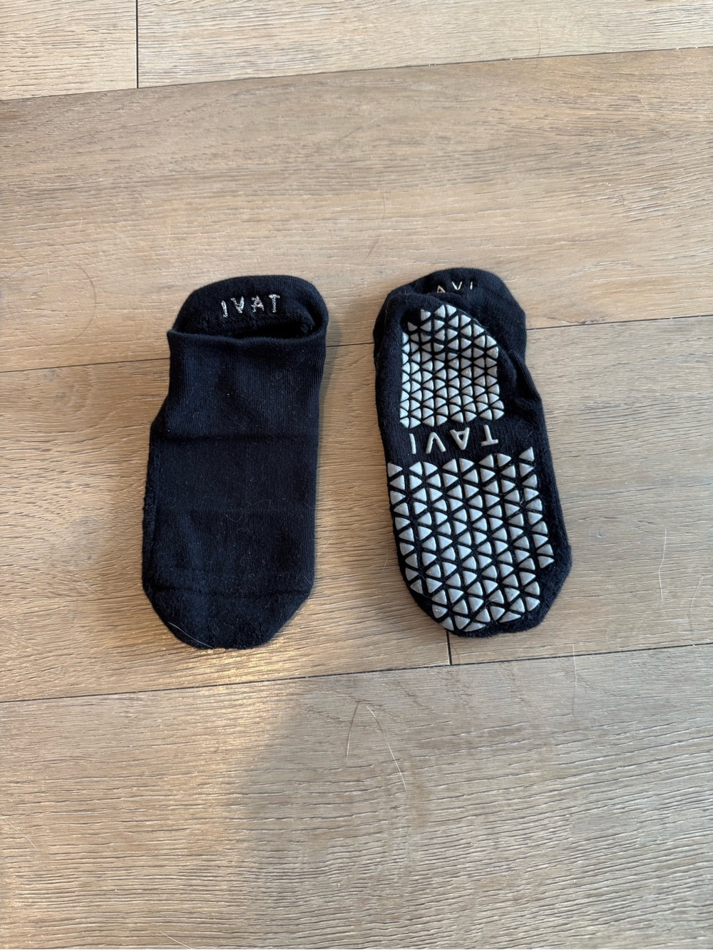 Tavi Grip Socks
